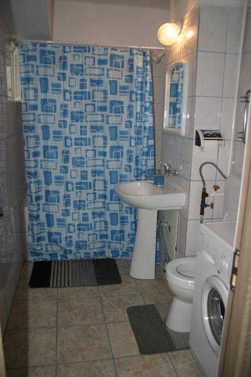 Ferienwohnung Salonul Rosu Bacău Exterior foto