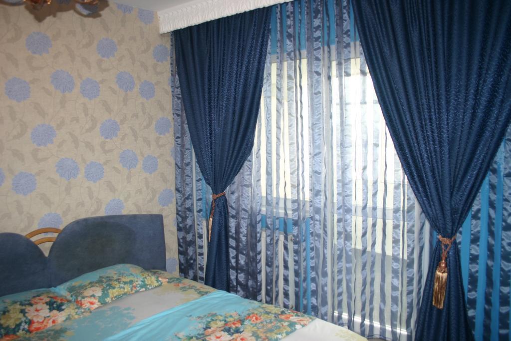 Ferienwohnung Salonul Rosu Bacău Exterior foto